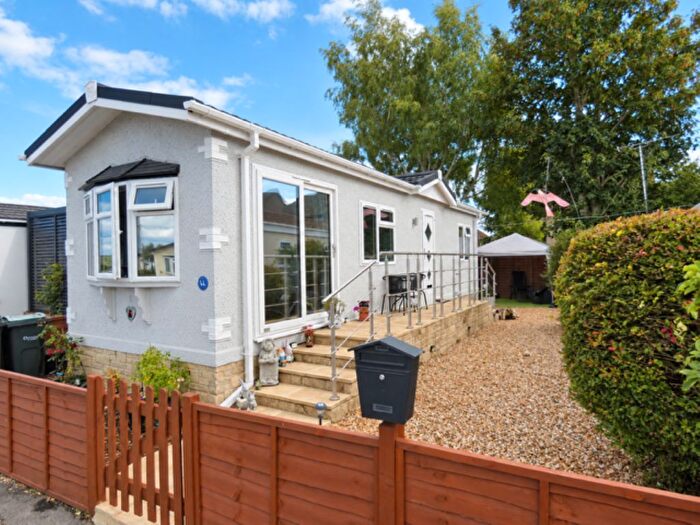 2 Bedroom Park Home For Sale In Beverley Hills Park, Amesbury, Salisbury, SP4