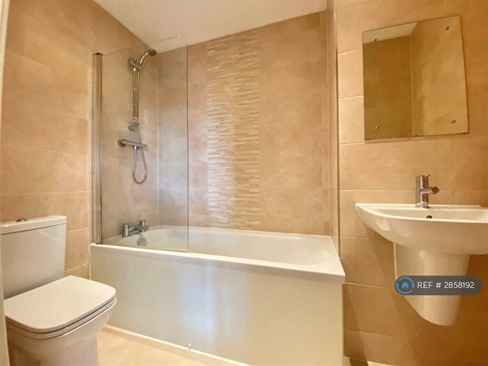 1 Bedroom Flat To Rent In Skerton Road, Manchester, M16