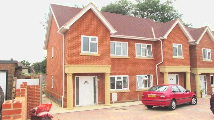 4 Bedroom Semi-Detached House To Rent In Coldharbour Lane, Hayes, UB3