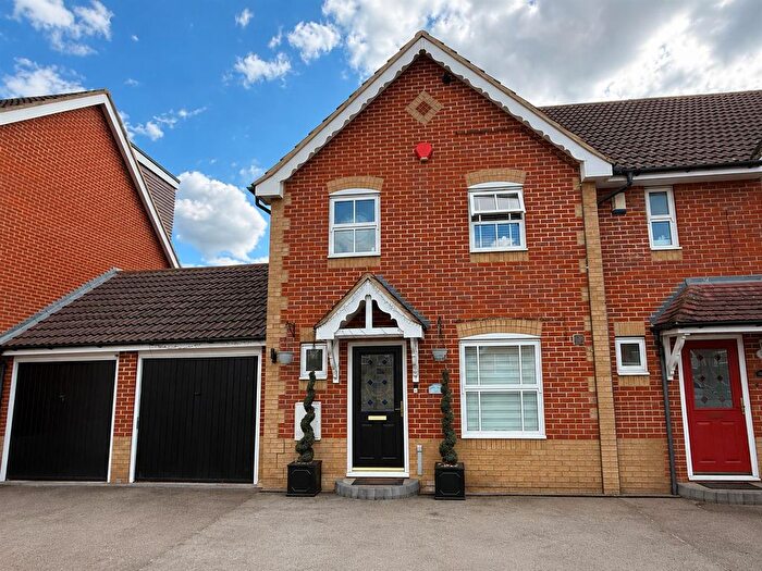 4 Bedroom End Of Terrace House For Sale In Cony Close, Cheshunt, EN7