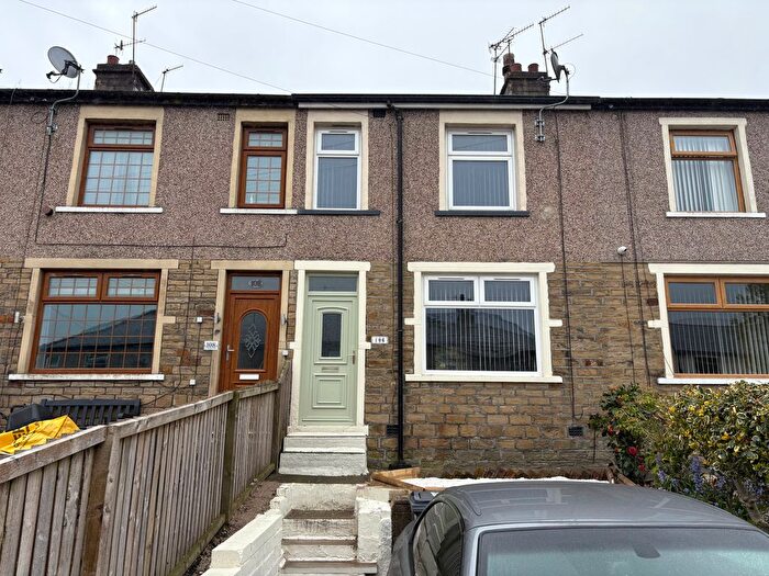 3 Bedroom Town House To Rent In Carr Bottom Avenue, Bradford, BD5