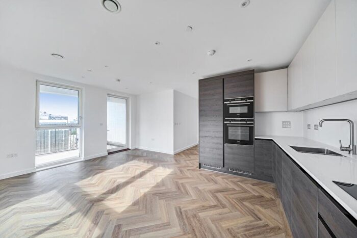 3 Bedroom Apartment To Rent In Denmark Road London, NW6