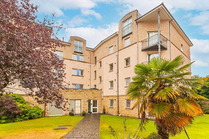 3 Bedroom Flat For Sale In Crewe Road North, Edinburgh, EH5
