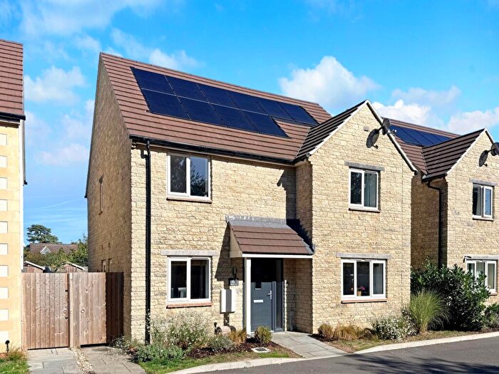 4 Bedroom Detached House For Sale In Banbury Close, Faringdon, SN7