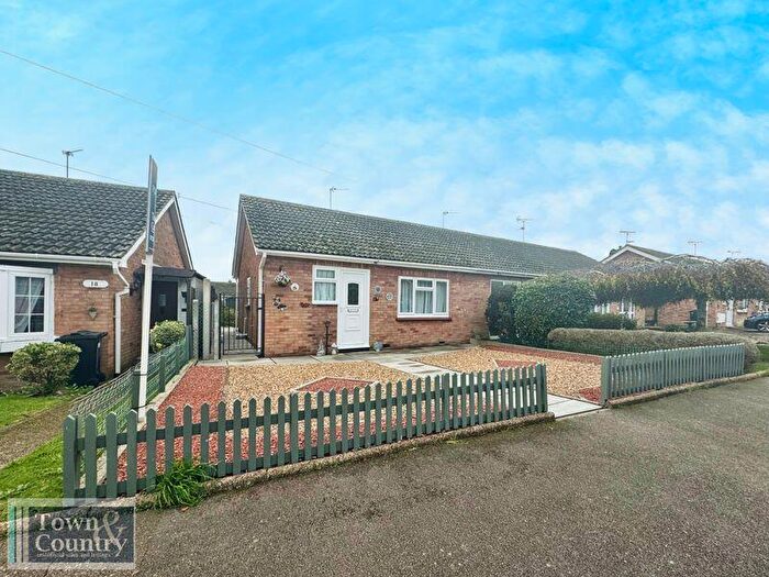 1 Bedroom Bungalow For Sale In Greenhurst Road, Brightlingsea, CO7