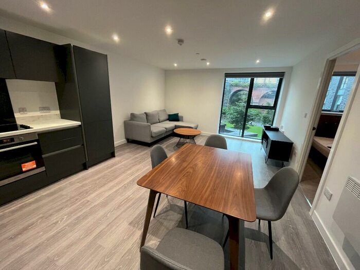 1 Bedroom Flat To Rent In Woden Street, Manchester, Greater Manchester, M5