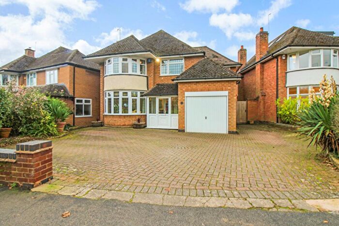 4 Bedroom Detached House For Sale In Hanbury Road, Dorridge, Solihull, B93