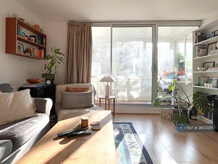 3 Bedroom Flat To Rent In Tiverton Road, London, N15