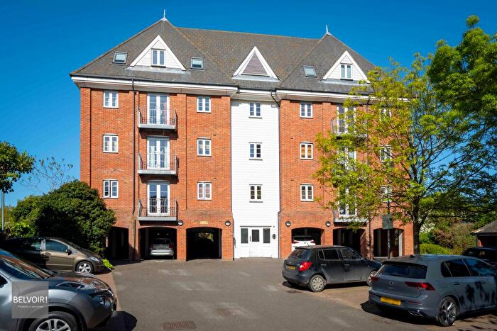 2 Bedroom Flat For Sale In Hawkins Road, Hythe, Colchester, CO2