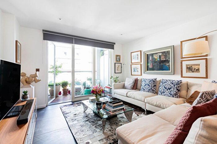 2 Bedroom Flat To Rent In Pear Tree Street, Clerkenwell, London, EC1V