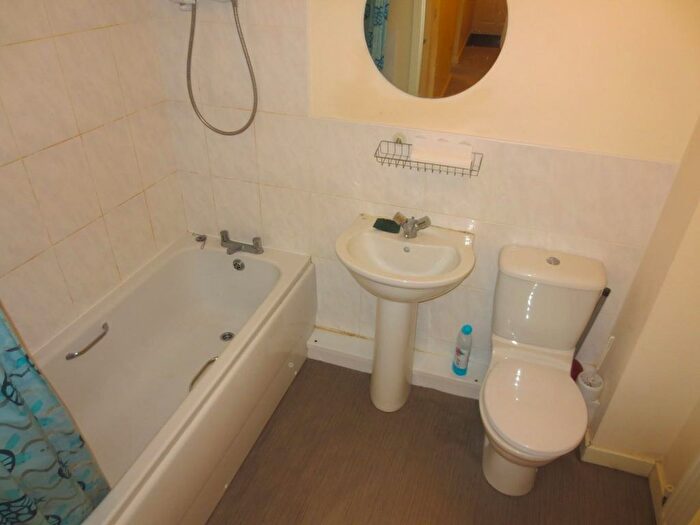 2 Bedroom Flat To Rent In Sanderson Villas, Gateshead, NE8