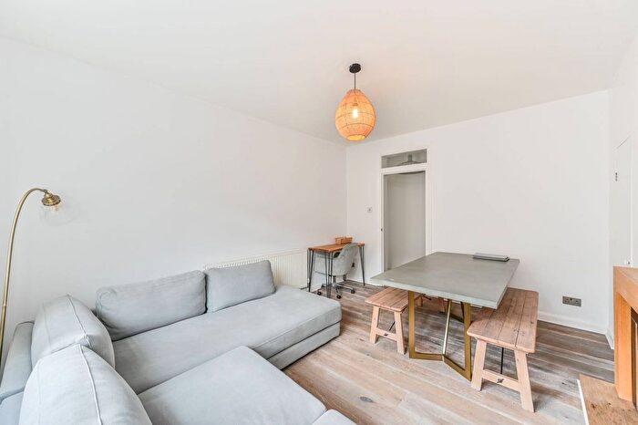 2 Bedroom Flat To Rent In Holgate Avenue, Battersea, London, SW11