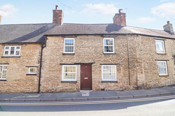 2 Bedroom Cottage For Sale In College Street, Higham Ferrers, NN10