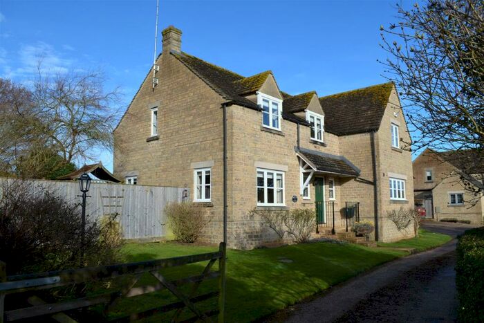 4 Bedroom Detached House For Sale In Upper End, Shipton-Under-Wychwood, Chipping Norton, OX7