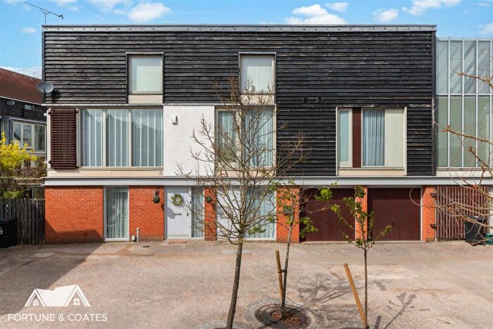 3 Bedroom Link Detached House For Sale In Allis Mews, Newhall, Harlow, CM17