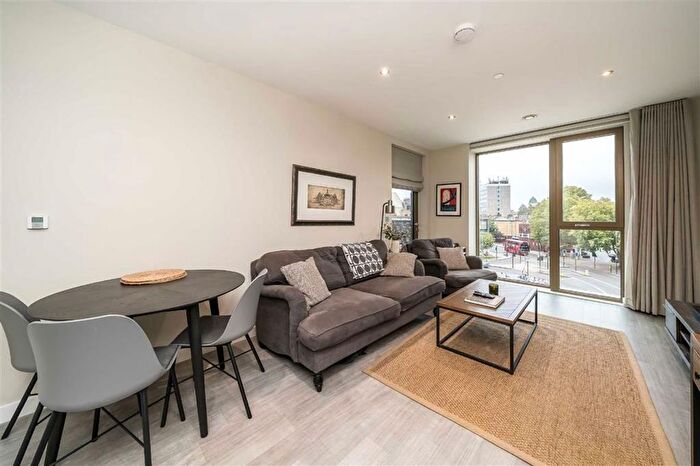 1 Bedroom Flat For Sale In Stockwell Road, Stockwell, SW9