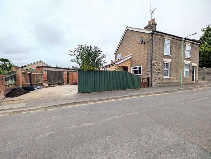 3 Bedroom Semi Detached House For Sale In Lime Tree Place, Stowmarket, IP14