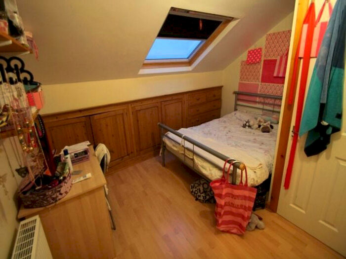 6 Bedroom House To Rent In Burchett Terrace, Leeds, LS6