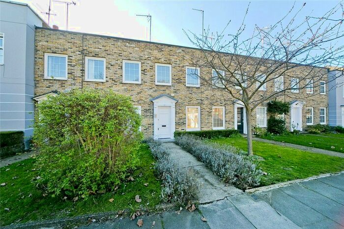 3 Bedroom Terraced House To Rent In Grange Grove, Canonbury, London, N1