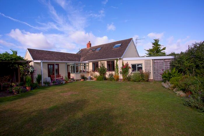 4 Bedroom Detached Bungalow For Sale In Barcroft Crescent, Wrantage, Taunton, TA3