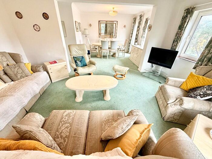 2 Bedroom Apartment To Rent In Christchurch Road, Bournemouth, Dorset, BH1