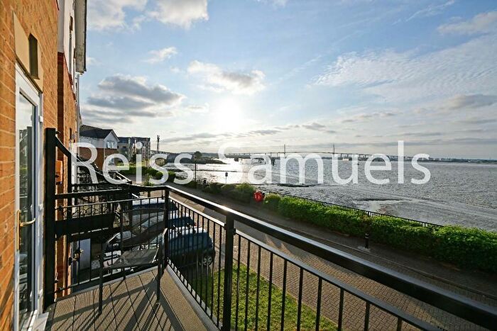 4 Bedroom Town House To Rent In Sara Crescent, Greenhithe, Kent, DA9