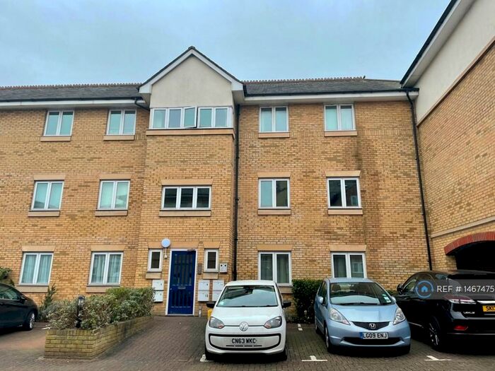 2 Bedroom Flat To Rent In Hodge Court, Chelmsford, CM1