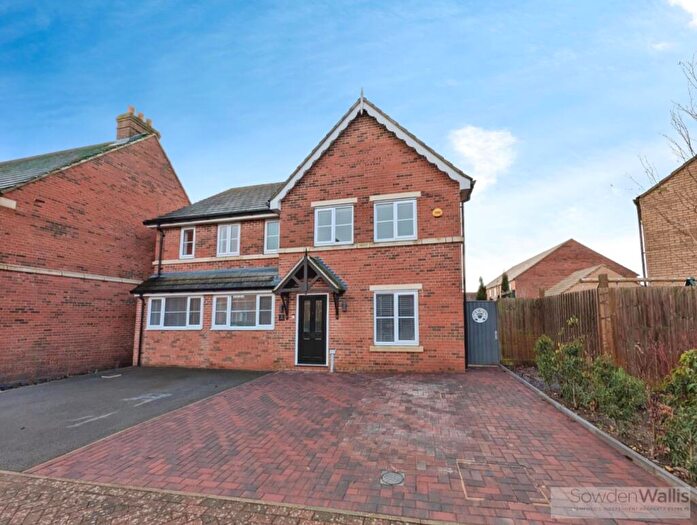 5 Bedroom House For Sale In Groves Crescent, Stamford, PE9