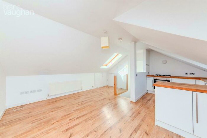 2 Bedroom Flat To Rent In Preston Drove, Brighton, BN1
