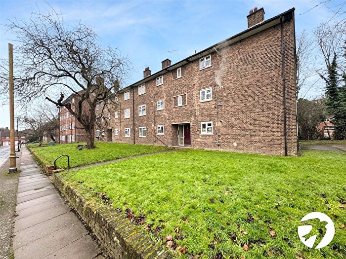 1 Bedroom Flat To Rent In Lamport Close, London, SE18