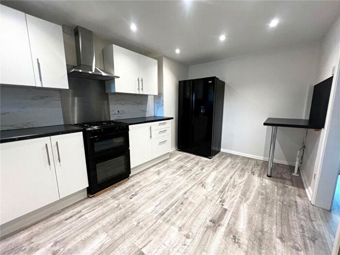 3 Bedroom Maisonette To Rent In Broadwater Road, Romsey, Hampshire, SO51