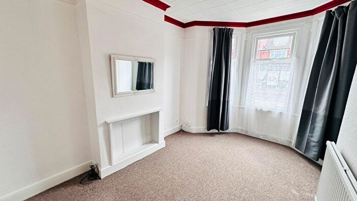 2 Bedroom Maisonette To Rent In Pinner Road, North Harrow, HA1