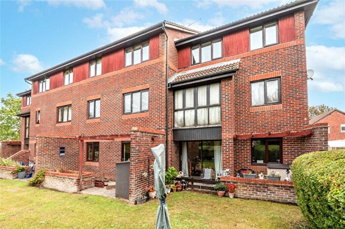 1 Bedroom Apartment For Sale In Linacre Close, Didcot, OX11