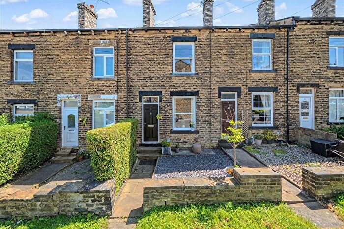 2 Bedroom Terraced House For Sale In Hillthorpe Road, Pudsey, Leeds, LS28
