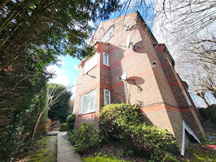 2 Bedroom Flat For Sale In Farley Hill, LU1