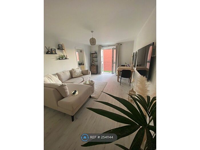 2 Bedroom Flat To Rent In Armstrong Quay, Liverpool, L3