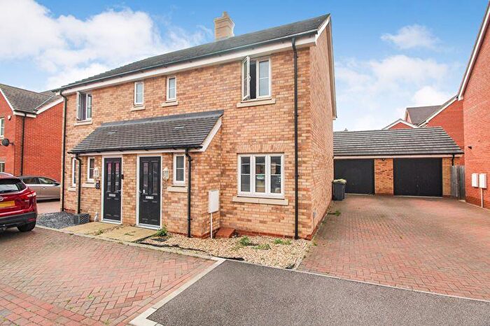3 Bedroom Semi-Detached House For Sale In Radcliffe Mews, New Cardington, MK42