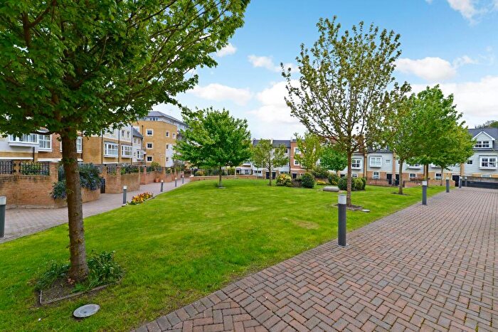 1 Bedroom Flat For Sale In Flambard Way, Godalming, Surrey, GU7