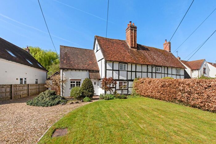 3 Bedroom Semi-Detached House For Sale In The Avenue, Worminghall, HP18