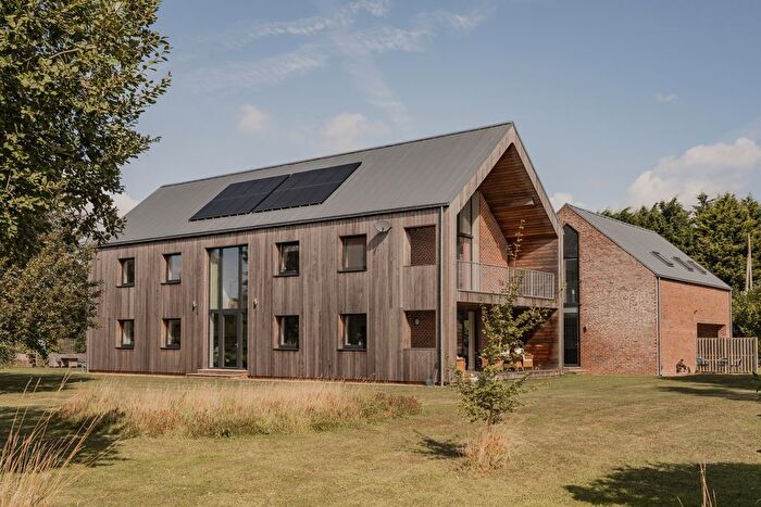 7 Bedroom Detached House For Sale In Far View Barn, Gorefield, Cambridgeshire, PE13