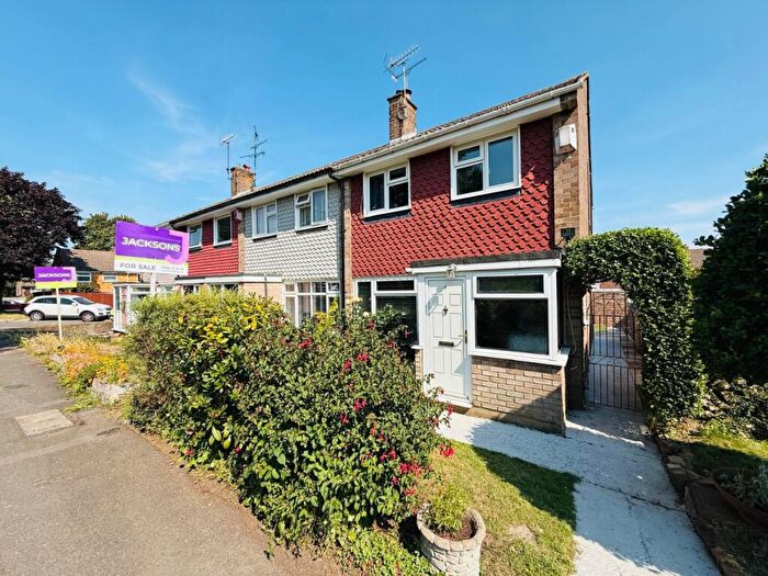 3 Bedroom End Of Terrace House For Sale In Monmouth Close, Rainham Guide Price £, - £, ME8