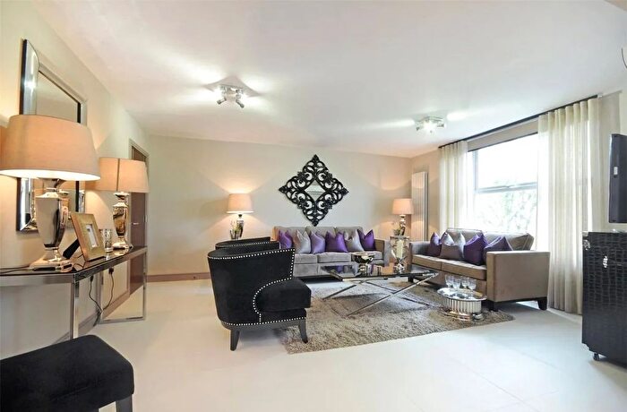 2 Bedroom Flat To Rent In Montrose Court, Princes Gate, South Kensington, SW7