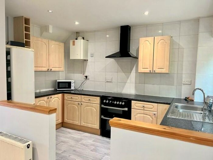 3 Bedroom End Of Terrace House To Rent In Edelvale Road, Southampton, SO18