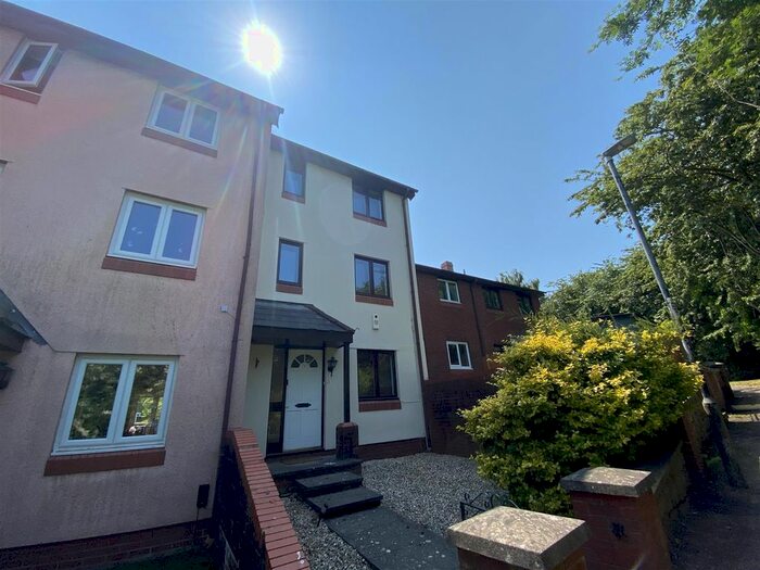 3 Bedroom Town House To Rent In School Hill, Chepstow, NP16