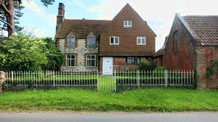 5 Bedroom Detached House To Rent In Silvesters Farmhouse, Lower Froyle, GU34