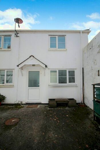 2 Bedroom End Of Terrace House To Rent In Bodmin Street, Holsworthy, EX22