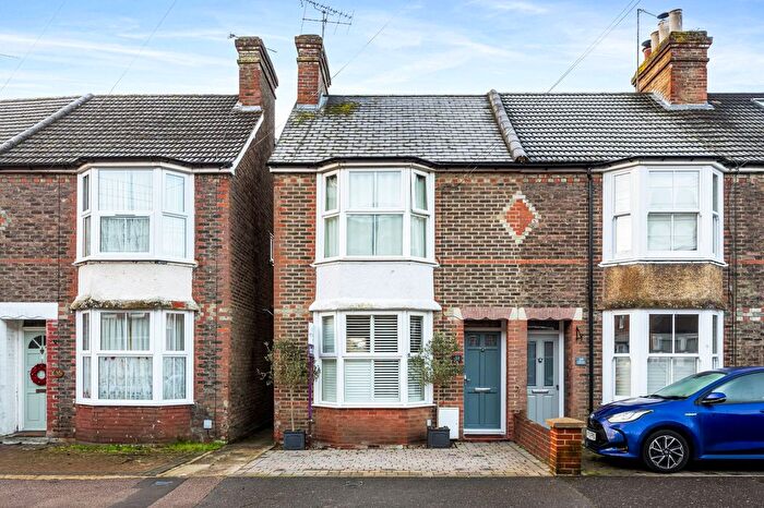 3 Bedroom End Of Terrace House For Sale In Swindon Road, Horsham, RH12