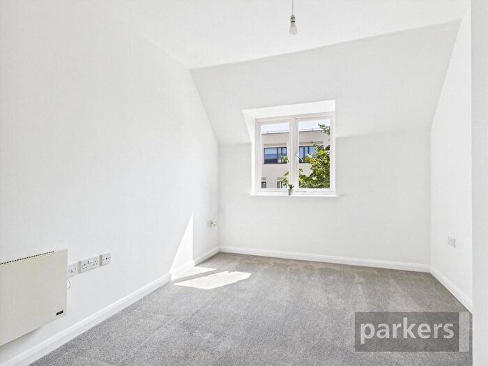 2 Bedroom Apartment For Sale In Welch Way, Witney, Oxfordshire, OX28