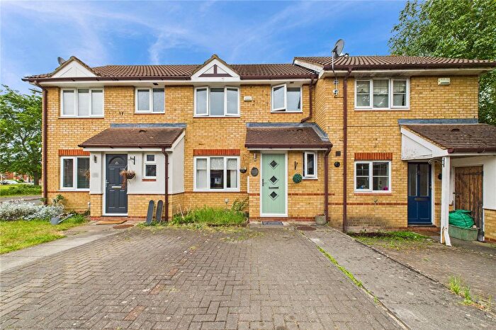 3 Bedroom Terraced House For Sale In Woodfield Way, Theale, Reading, Berkshire, RG7