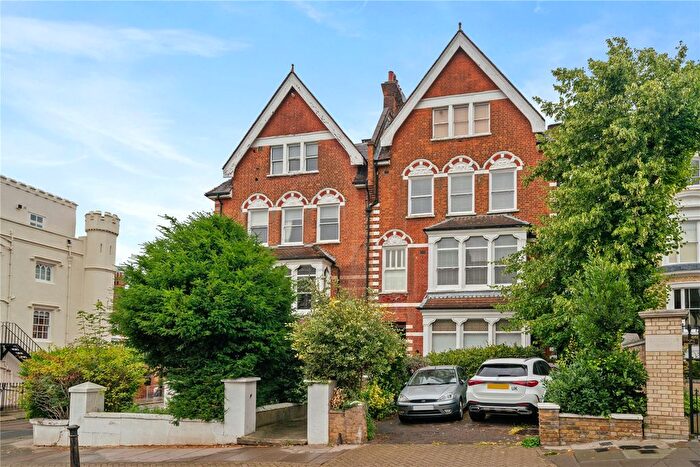 1 Bedroom Flat To Rent In Richmond Hill, Richmond, TW10